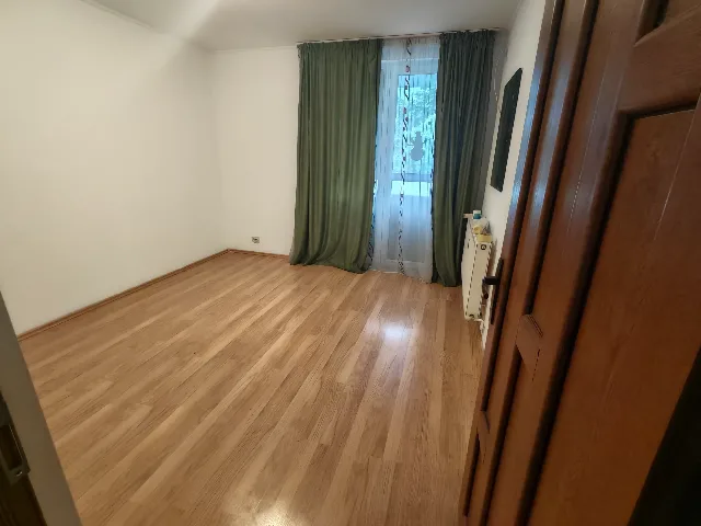 Apartament 3 camere semidecomandat – fotografia 7 din 8