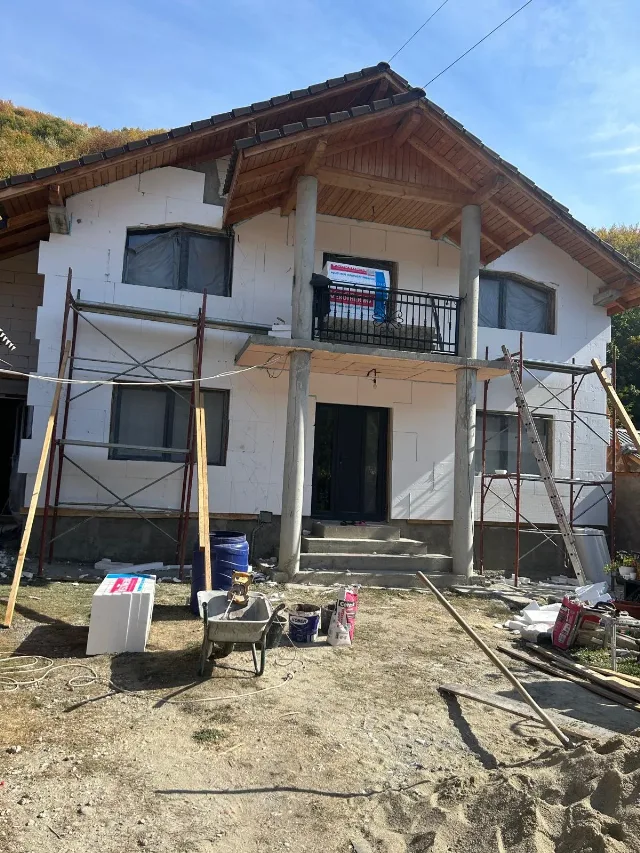 Amenajări interioare și exterioare inclusiv acoperisuri – fotografia 4 din 7