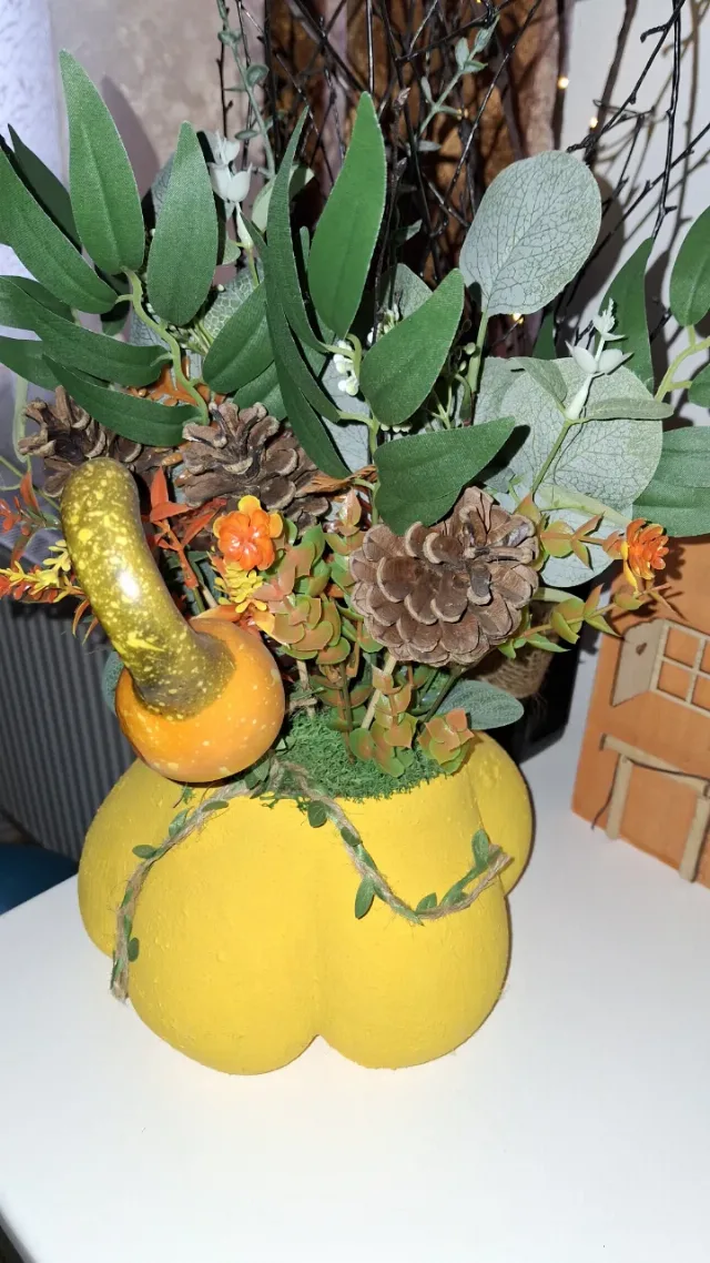 ornamente decoratiuni – fotografia 1 din 3