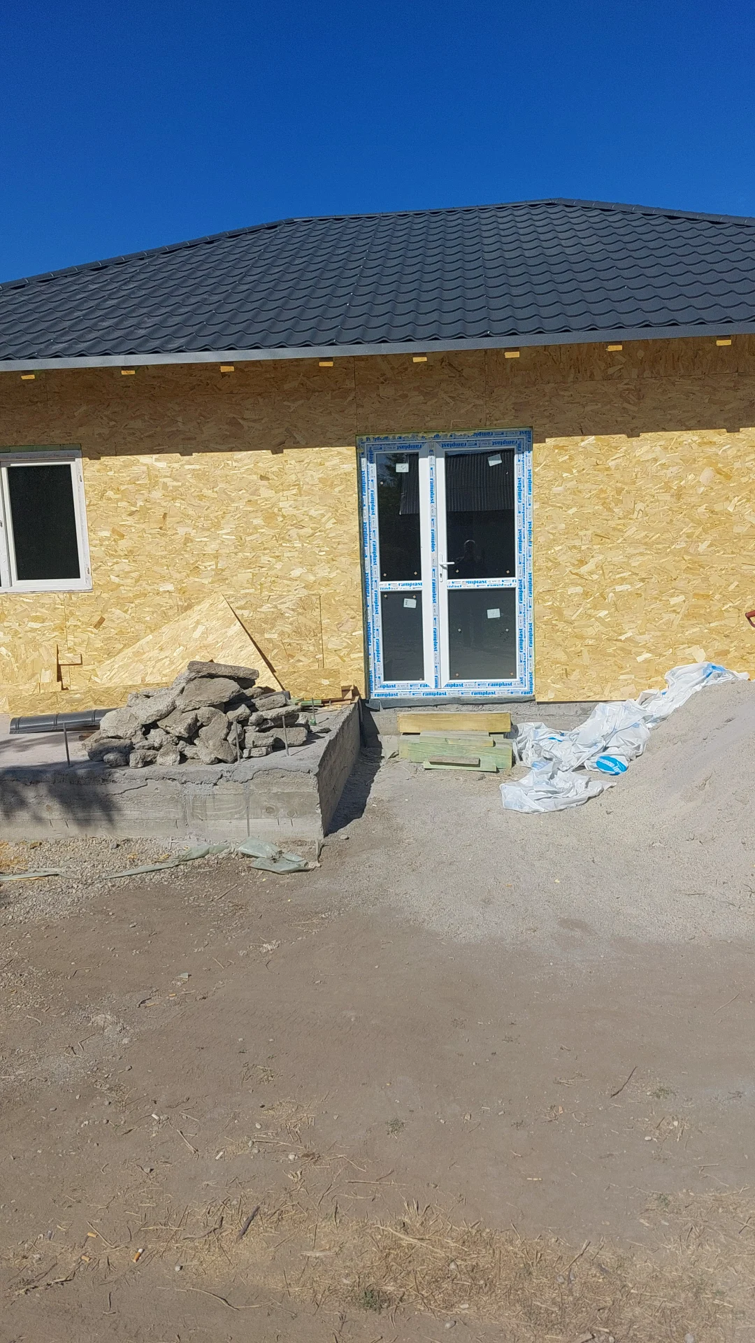 Casa din Lemn Nou Construita – fotografia 1 din 8