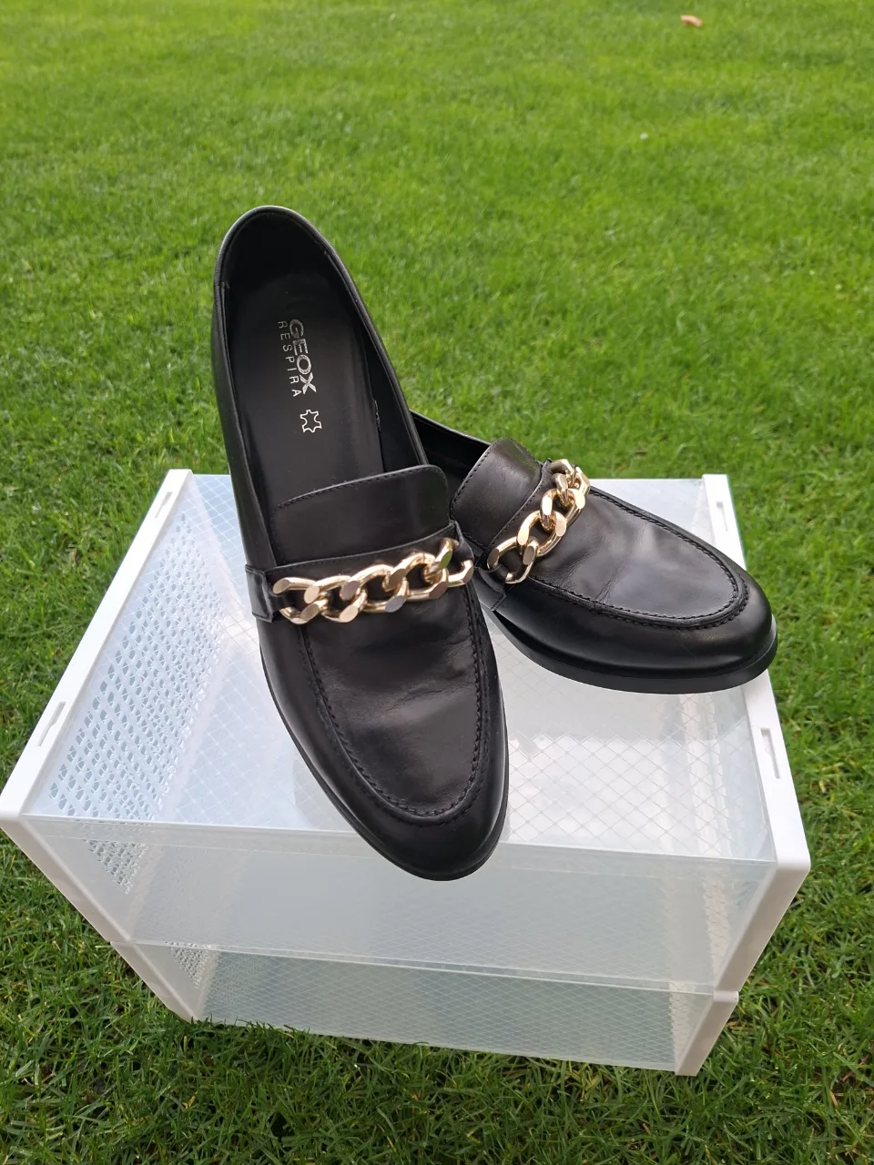 mocasini eleganți din piele neagra Geox,stare foarte bună, marime 38 – Mizil, Prahova
