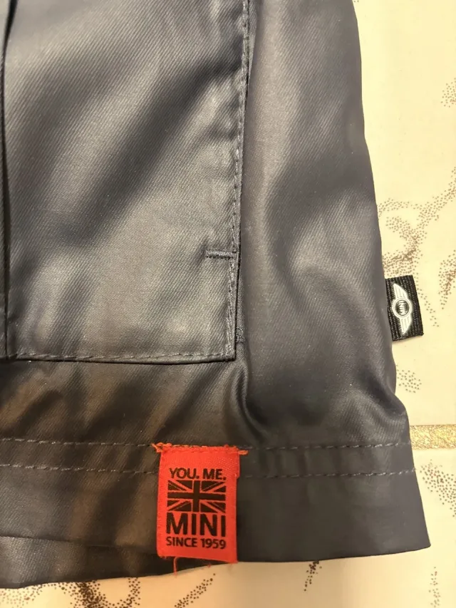 Geacă impermeabilă Mini mărimea S – fotografia 3 din 8