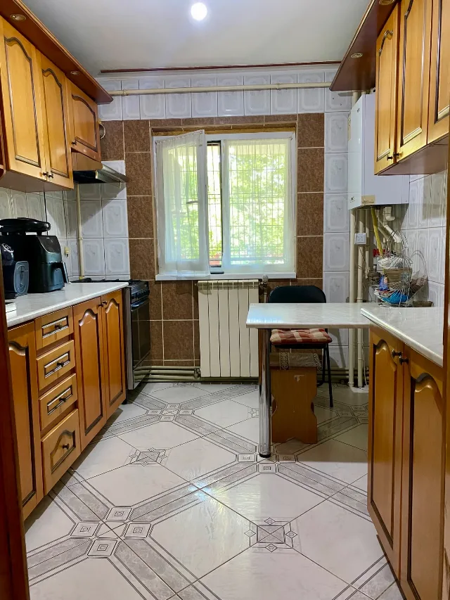 PROPIETAR - vând apartament 4 camere – fotografia 4 din 8