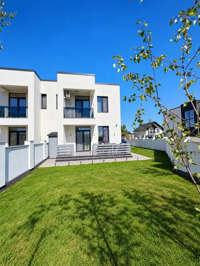 DUPLEX MODERN, COMPLET MOBILAT ȘI UTILAT – HĂRMAN–SÂNPETRU – fotografia 2 din 8