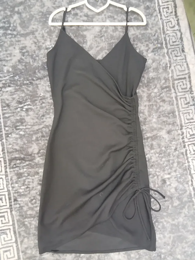Mai multe Rochitè marimea xs, toate sunt noi,nepuratate ,unele cu eticheta altele fara,pretul e pe bucata!. – fotografia 6 din 8