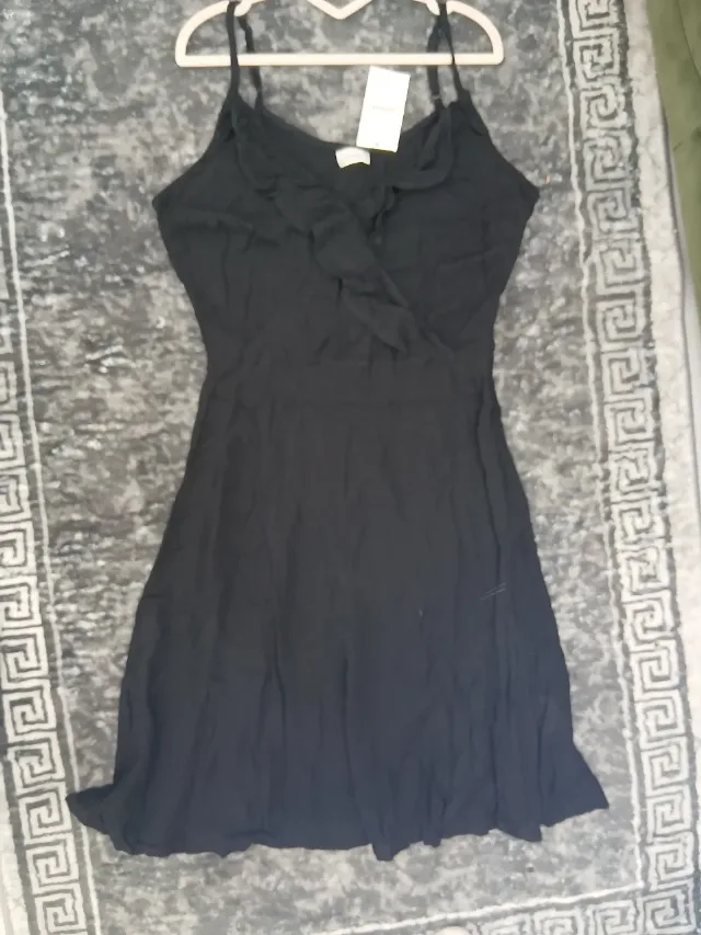 Mai multe Rochitè marimea xs, toate sunt noi,nepuratate ,unele cu eticheta altele fara,pretul e pe bucata!. – fotografia 5 din 8