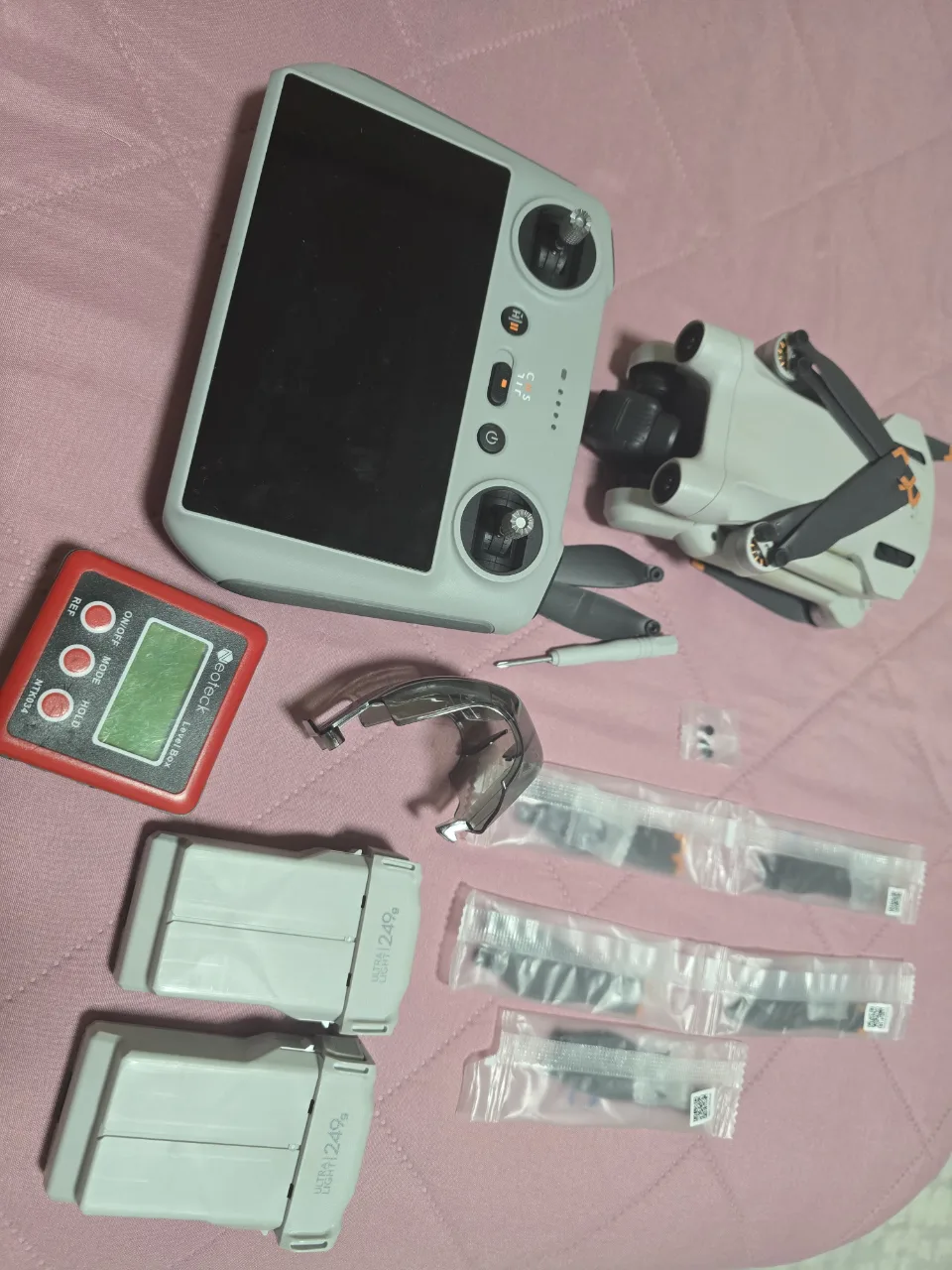 Pachet Complet DJI Mini 3 Pro – Stare Excelentă + Geantă Rigidă Profesională (Hardcase) – fotografia 1 din 5