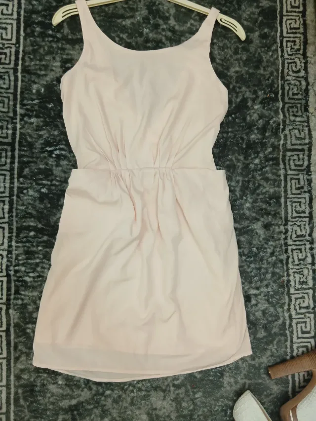 Mai multe Rochitè marimea xs, toate sunt noi,nepuratate ,unele cu eticheta altele fara,pretul e pe bucata!. – fotografia 8 din 8