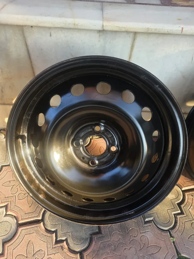 Jante tabla R16, 4x100 originale Renault, senzori presiune și capace – fotografia 3 din 8
