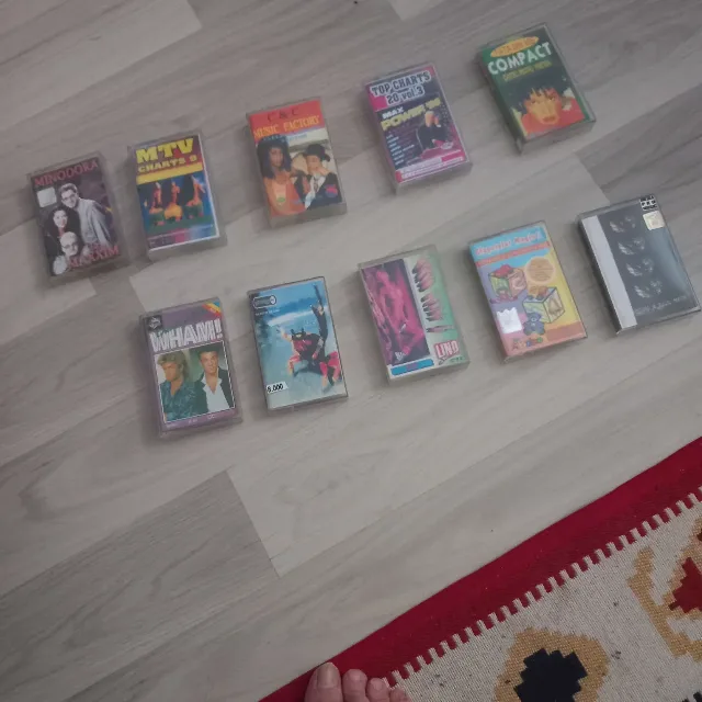 casete audio stare buna 15 lei bucata cine le ia pe toate mai las ceva – București, București