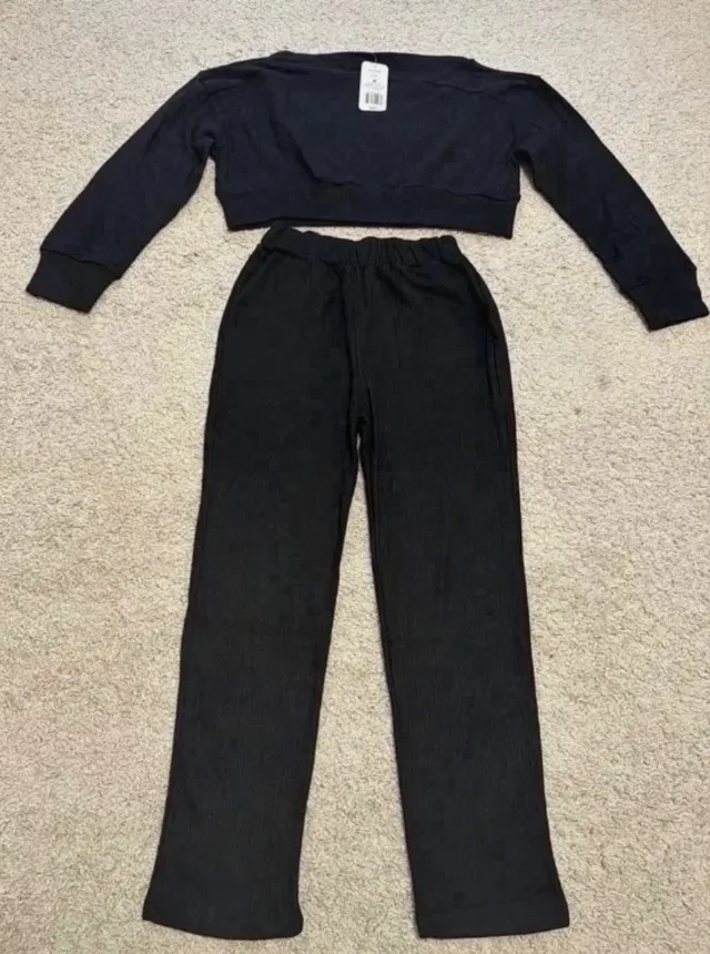 Compleu negru crop cu pantaloni, mărimea M - NOU cu etichetă – fotografia 3 din 3