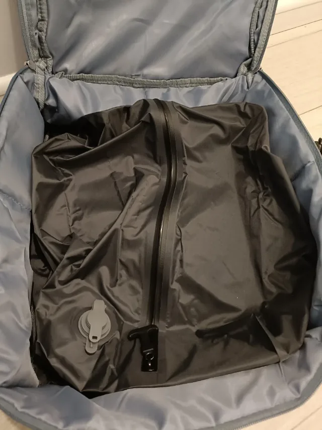 Rucsac avion cu vacuum incorporat – fotografia 6 din 6