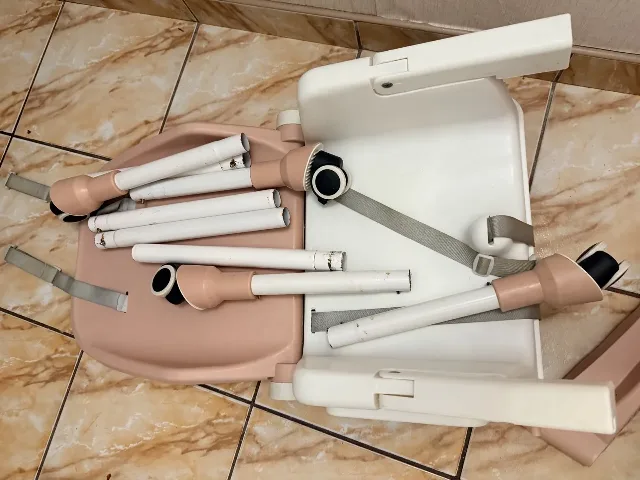 Scaun de masă bebe – fotografia 1 din 8
