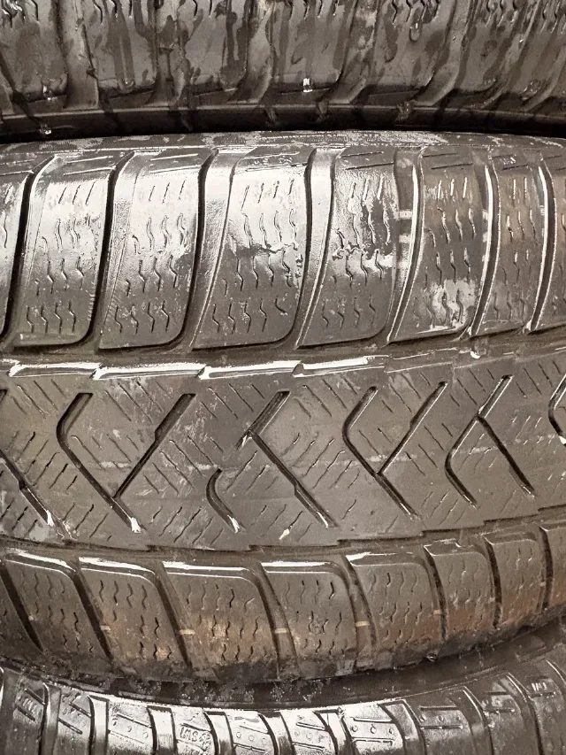 225/50R17 Bridgestone Sottozero3 RFT – fotografia 4 din 8