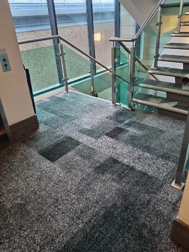 montaj mocheta și parchet – fotografia 3 din 3