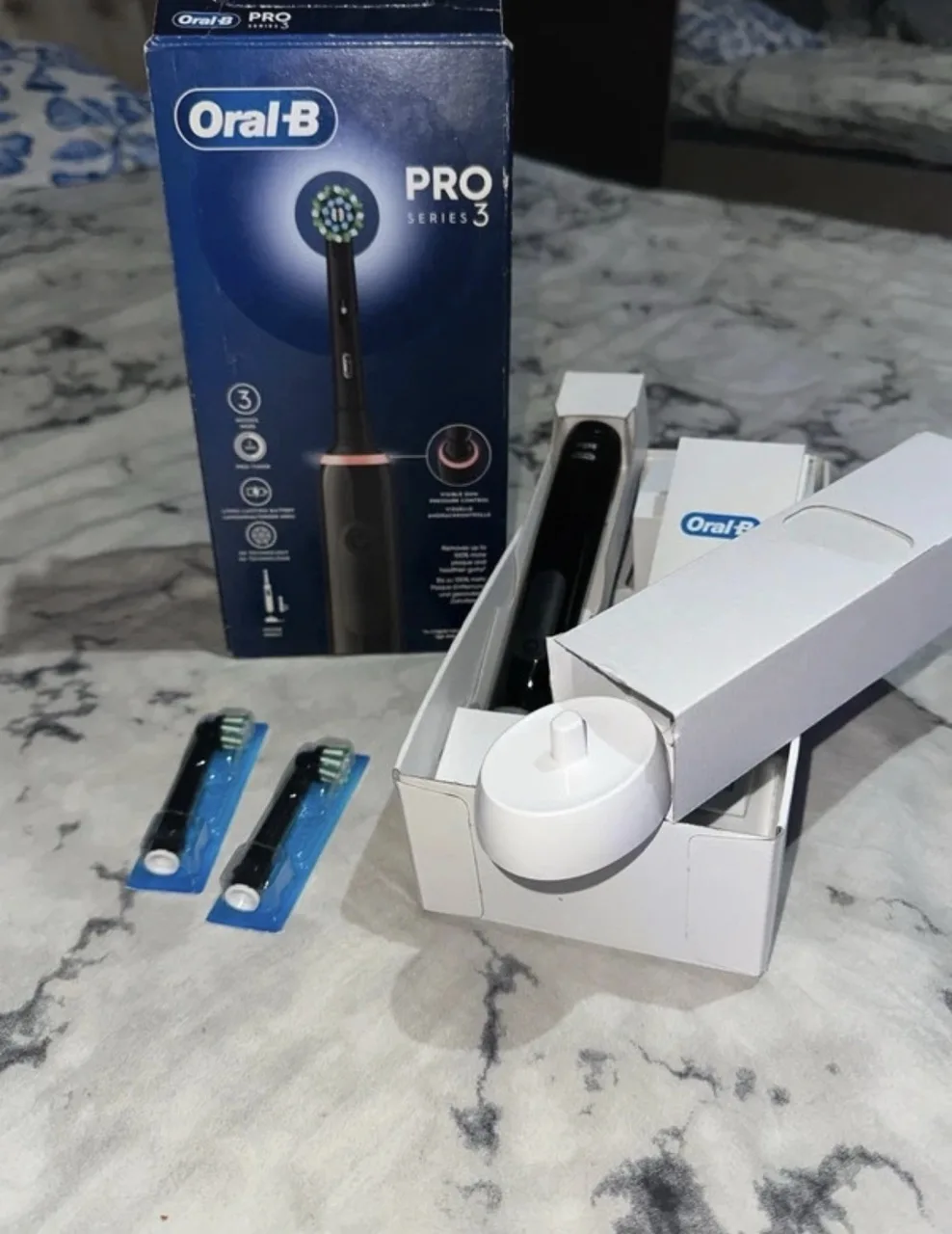Periuța oral b Pro 3 – fotografia 1 din 2