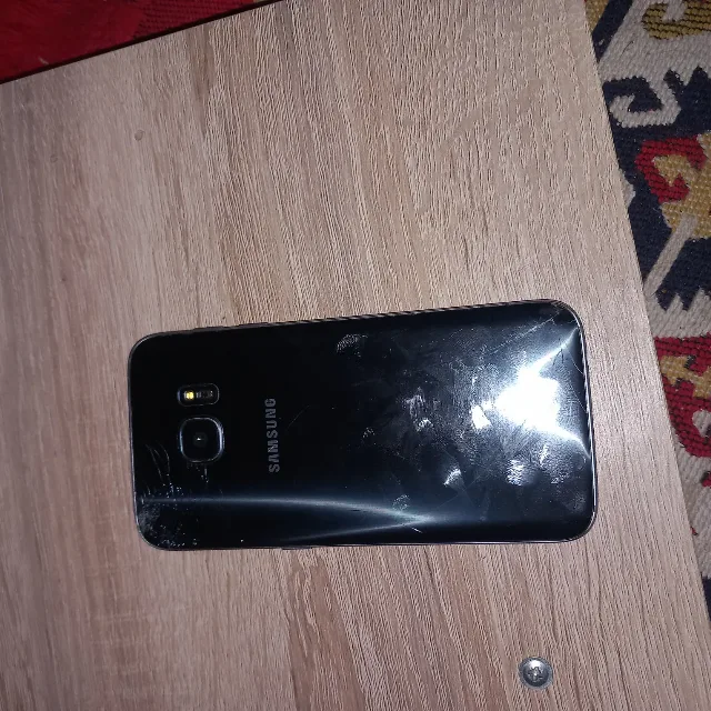 Samsung s6 placa bună displei bun baterie stricata – fotografia 2 din 2